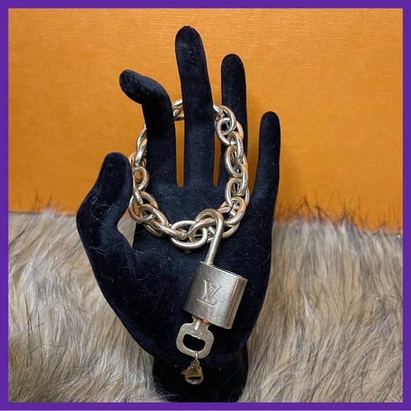 Sale!!! Authentic Louis Vuitton Lock and Key #317 - Picture 3 of 11